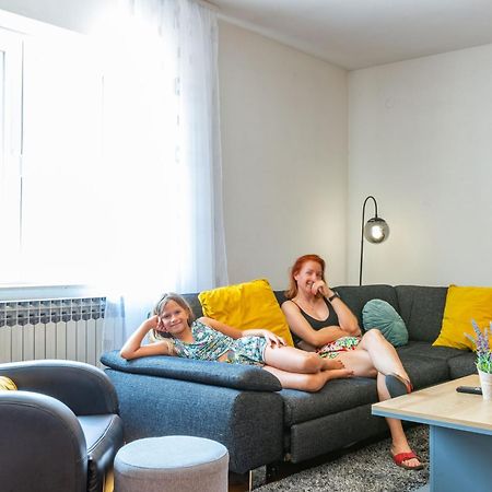 זאדאר Katina Apartment With Private Pool מראה חיצוני תמונה