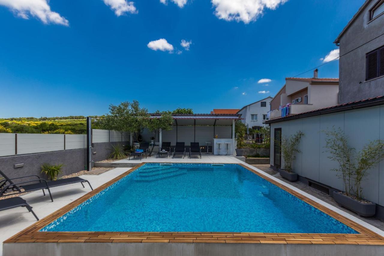 זאדאר Katina Apartment With Private Pool מראה חיצוני תמונה