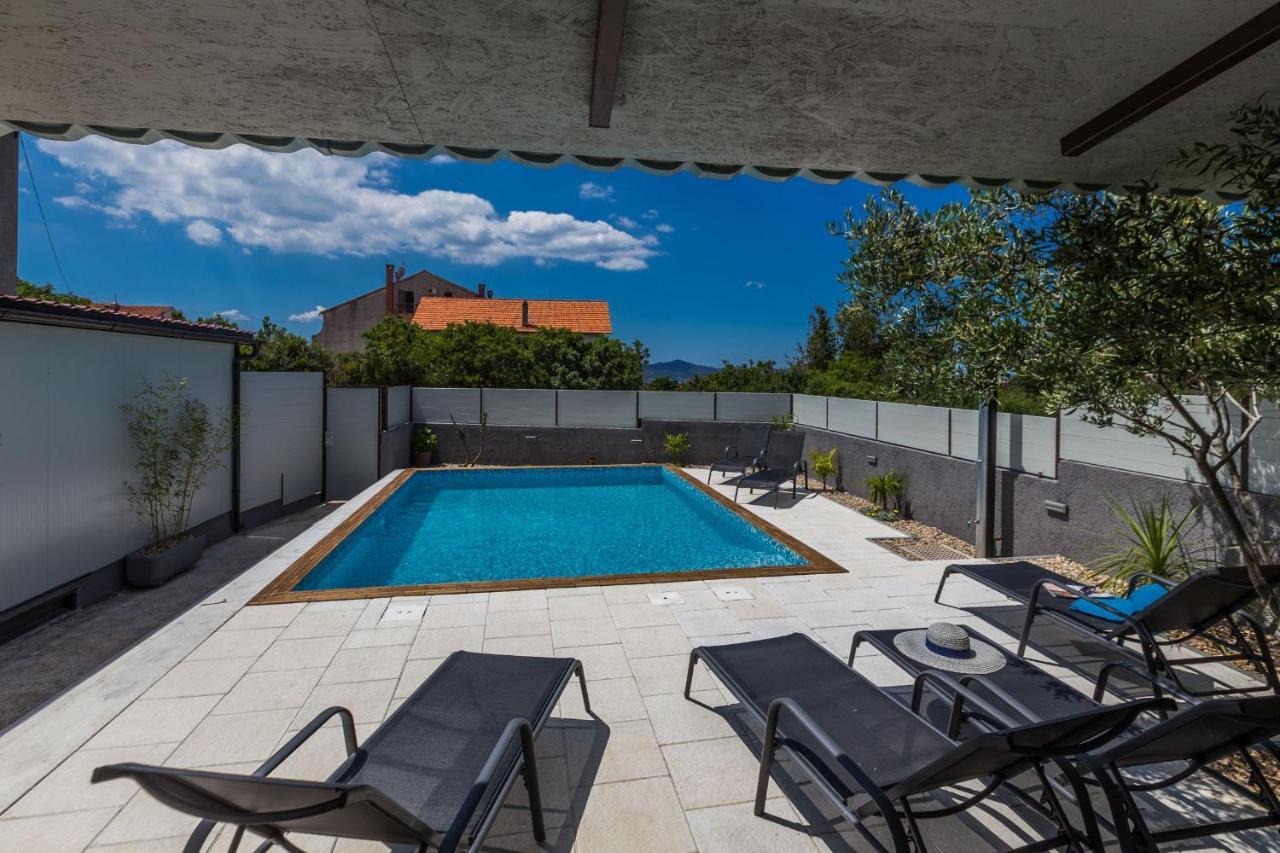 זאדאר Katina Apartment With Private Pool מראה חיצוני תמונה